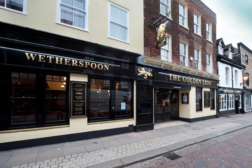 The Golden Lion Wetherspoon 호텔 로체스터 외부 사진