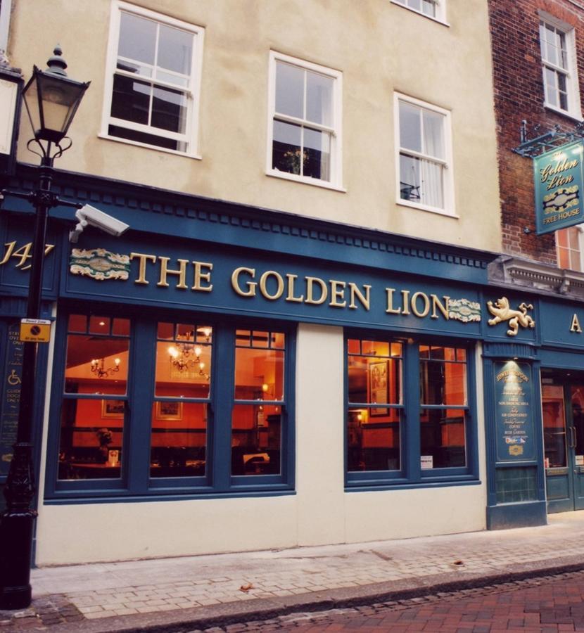 The Golden Lion Wetherspoon 호텔 로체스터 외부 사진